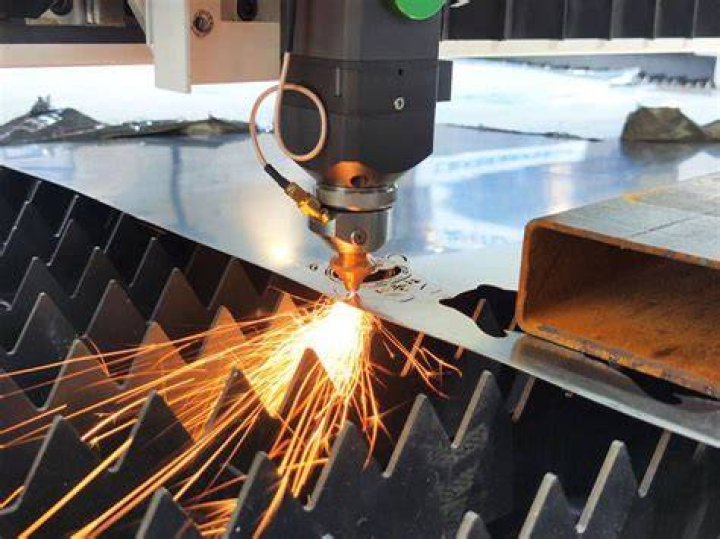 Can a laser cut metal