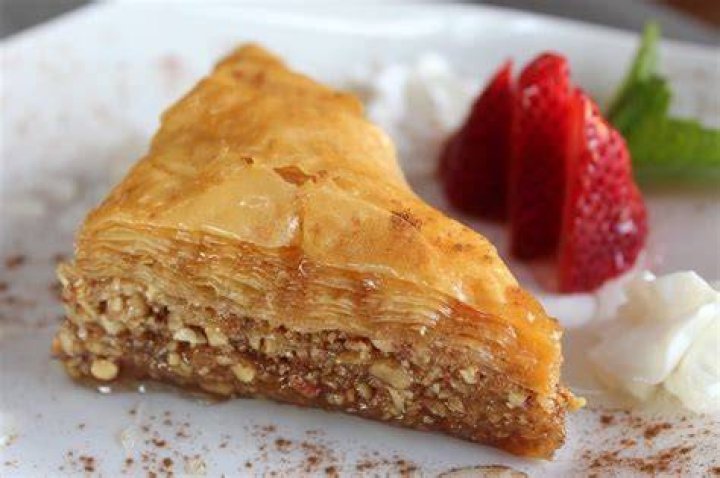 Do Greeks eat baklava
