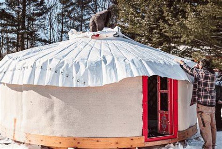 Do yurts retain heat