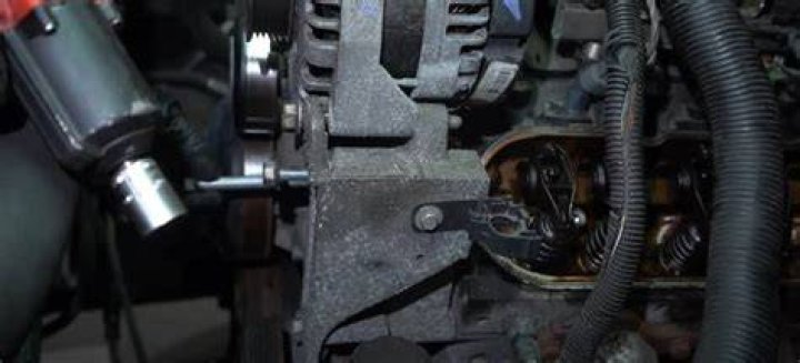 Is engine tapping bad
