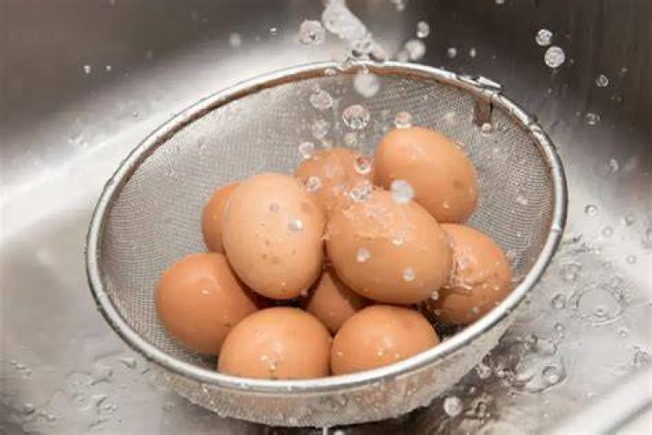 Is it OK to wash eggs