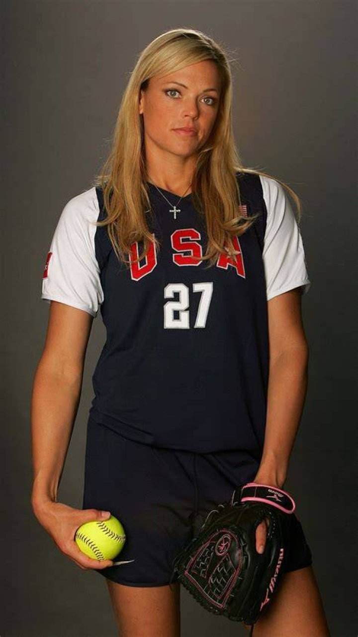 Is Jennie Finch rich