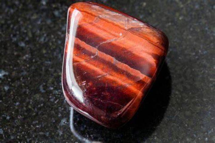 Is red tiger eye dyed