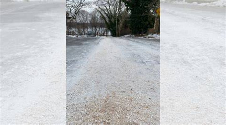 Is salt bad for snow