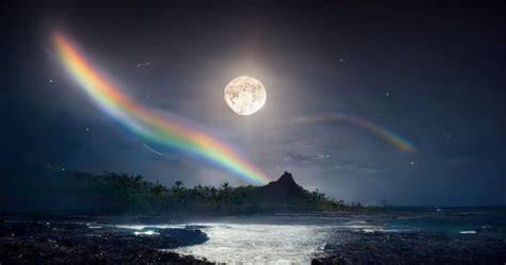 What causes a Moonbow