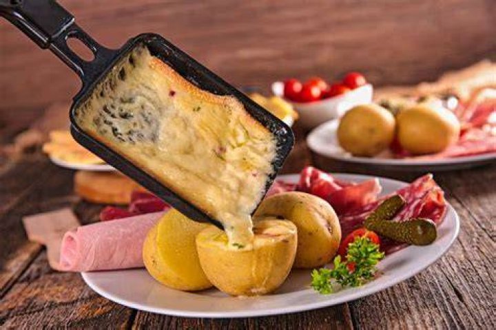 What goes in raclette