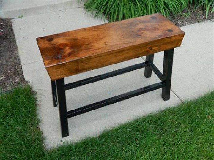 What is a bench maker