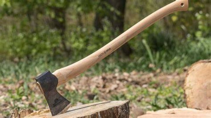 What is a felling AXE