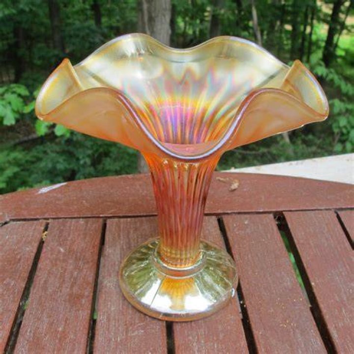 What is a Fenton vase
