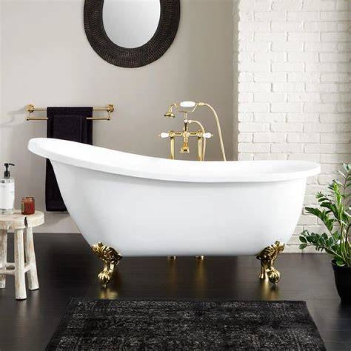 What is a slipper tub