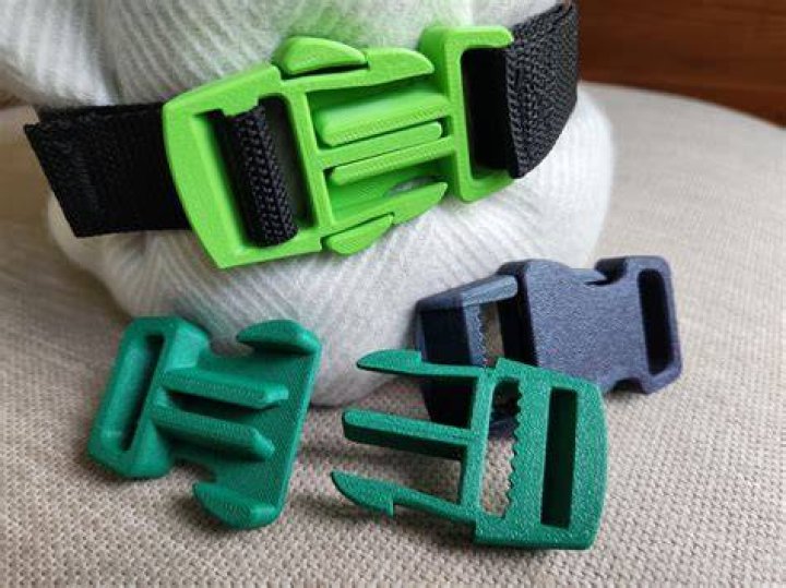 What is a snap buckle