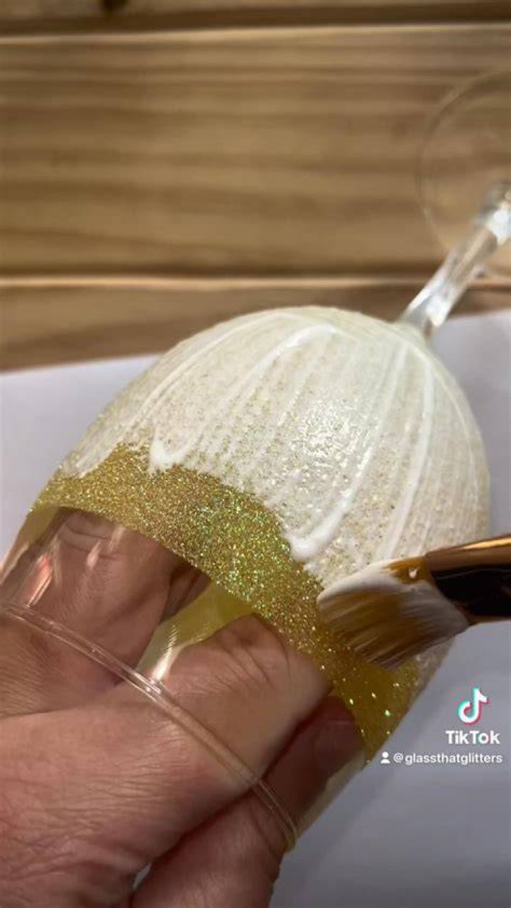 What is glitter glass