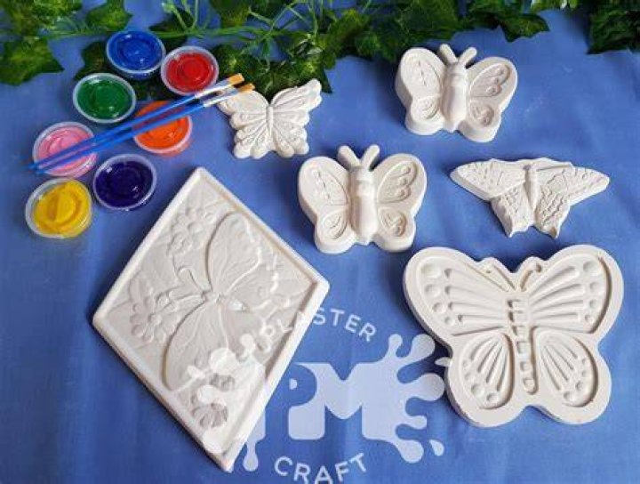 What is plaster craft