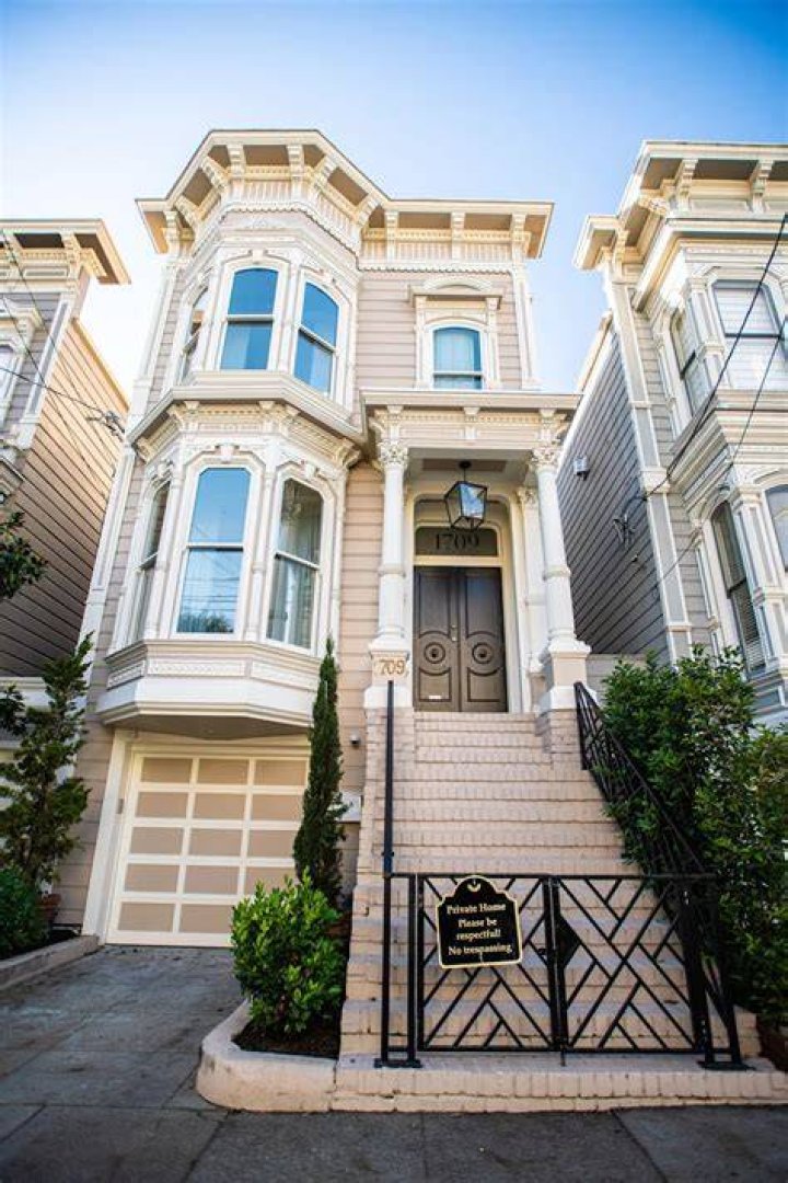 Where is House filmed