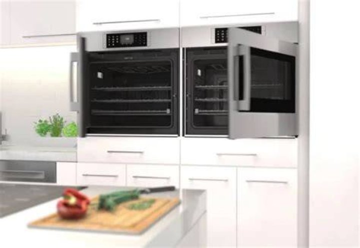 Who makes Bosch ovens