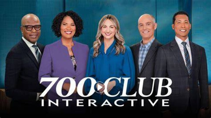 Who runs the 700 club