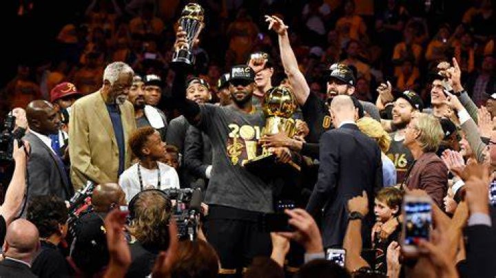 Who won 2015 2016 NBA
